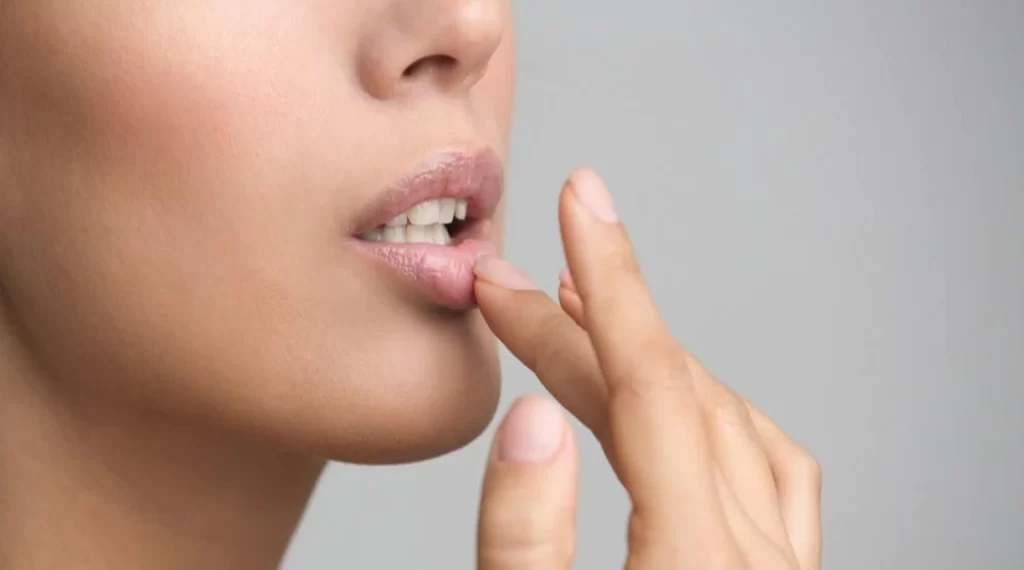 cara mengatasi bibir hitam